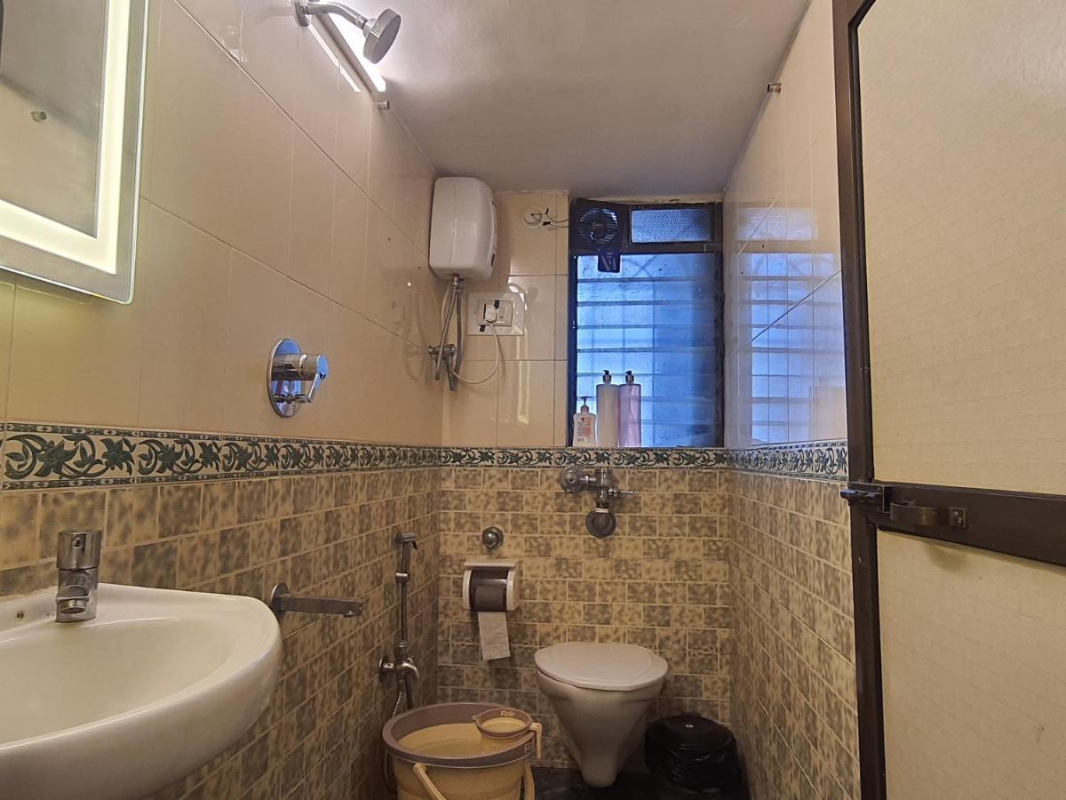 Osi Apartments Perry Cross Bandra West Мумбай Екстериор снимка
